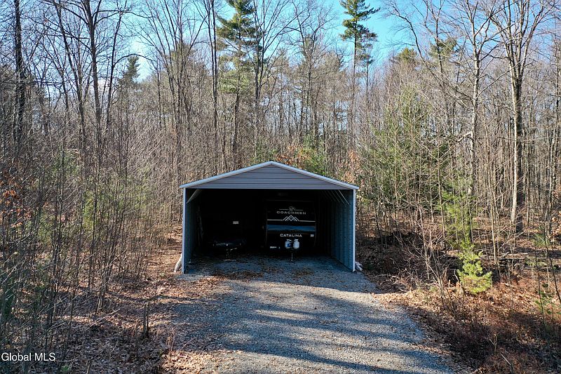 4th image of 397 King Road
