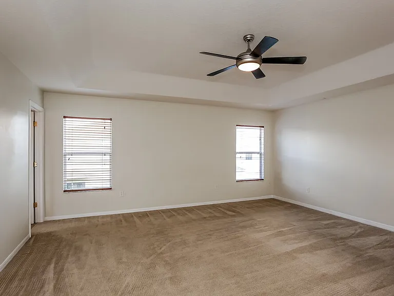 9322 Zincoe Ln — Photo 6