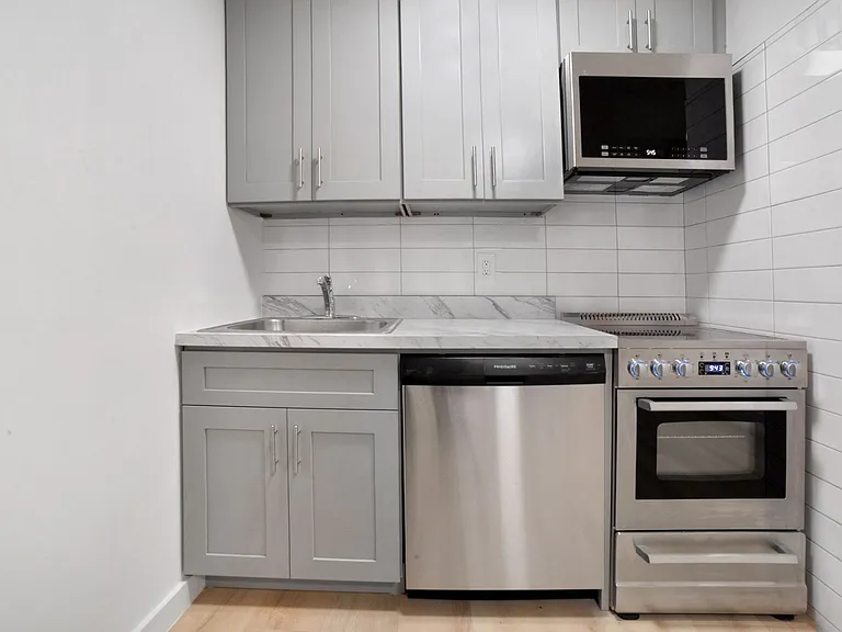 312 E 85th St #2AC — Photo 5