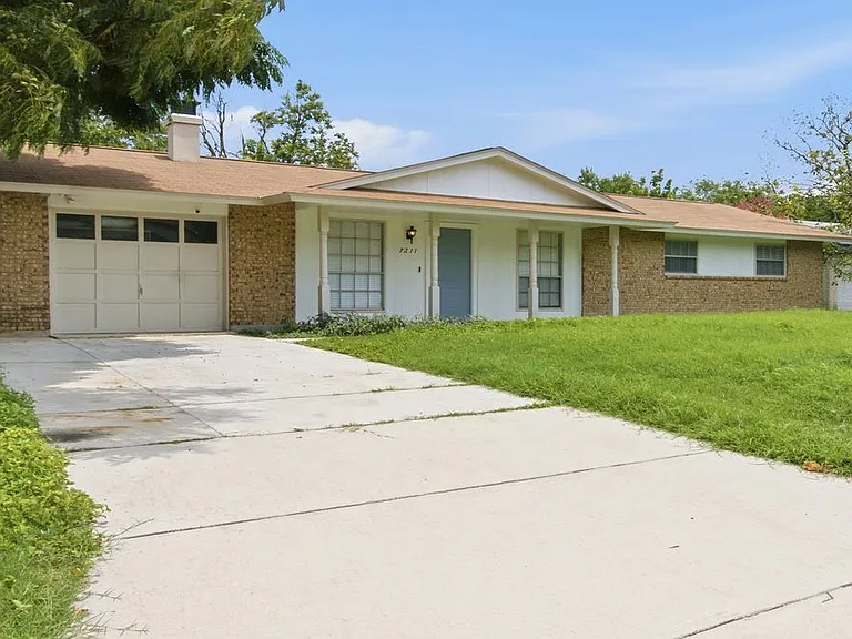 7211 Glen Hvn — Photo 2