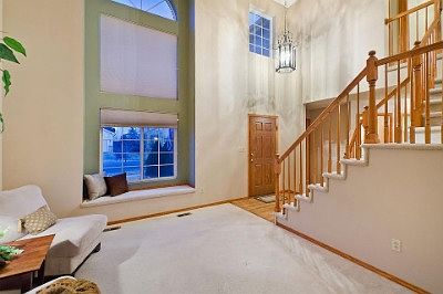 Entry/Living Room
