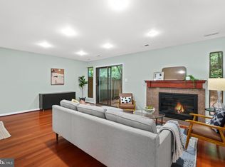 11944 Escalante Ct, Reston, VA 20191