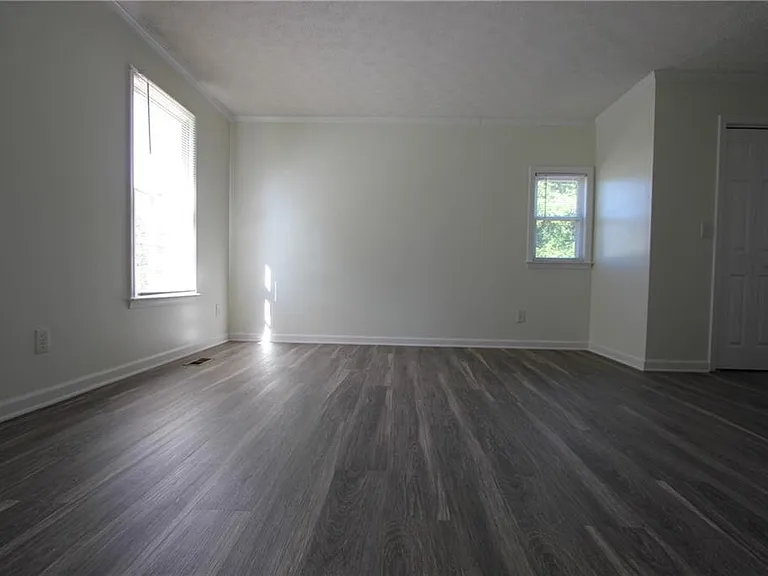 818 Springlake Rd — Photo 24