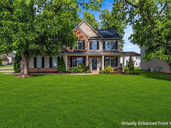 126 Meadows Walk Dr, Byron, GA 31008