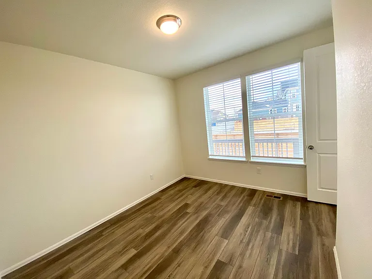 17619 Olive St — Photo 9