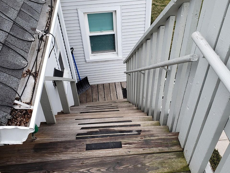2nd image of 1500 S Wolf Rd #2