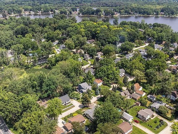 4th image of 235 Glenmoor Dr