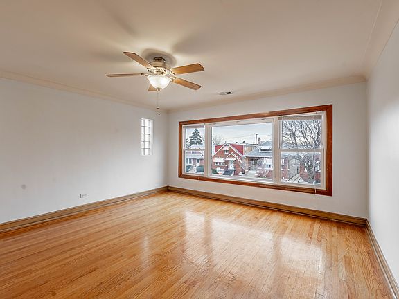 4th image of 6008 S Komensky Ave #3
