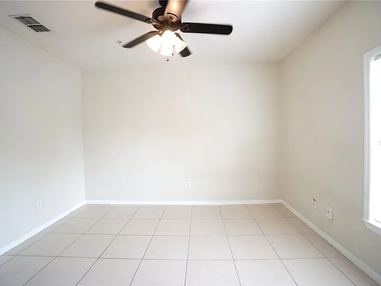 3577 Conroy Rd #325 — Photo 10