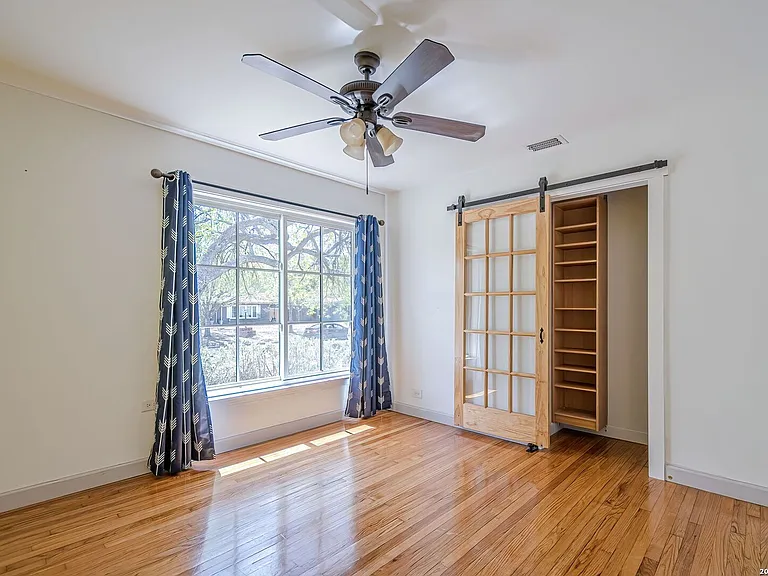 227 Devonshire Dr — Photo 24