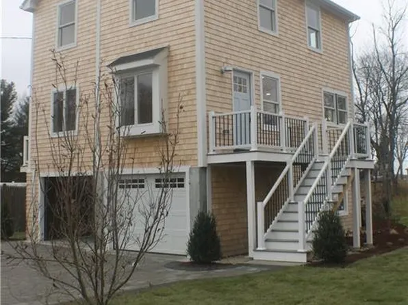 48 North St, Somerset, MA 02726