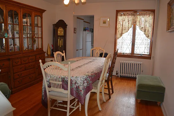 Sold by REMAX Elite | media 29