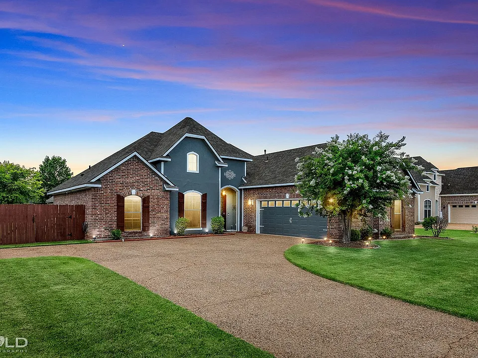 410 Half Moon Ln