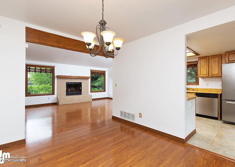 1st image of 901 Fairwood Dr