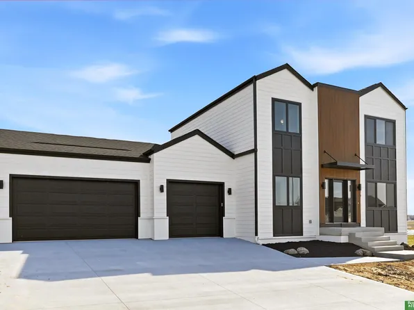 8177 185th St, Omaha, NE 68136