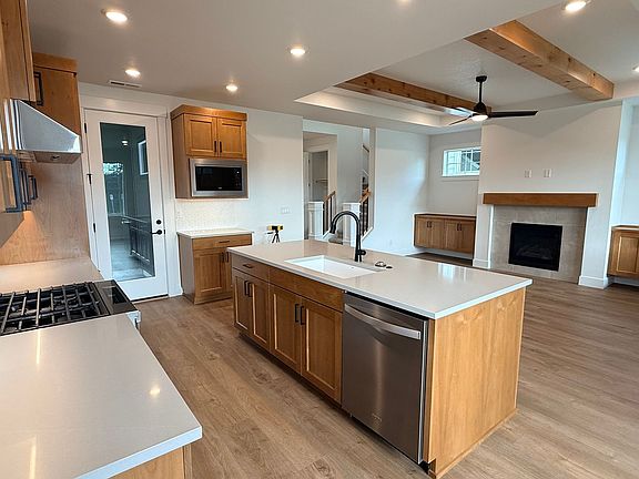 4th image of 2451 N Villa Rd