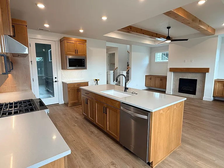 2451 N Villa Rd — Photo 4