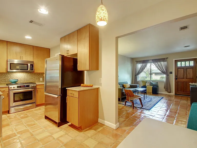 1910 W Saint Johns Ave — Photo 60