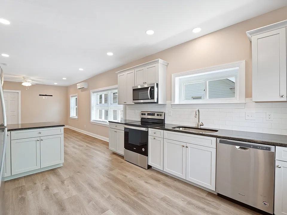 217 E State St #219-2