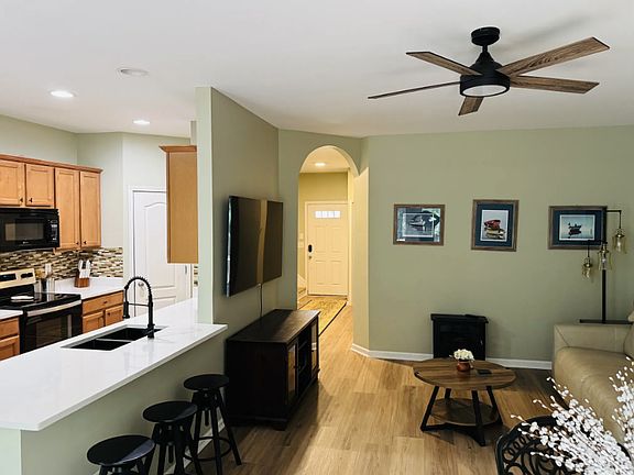 4th image of 2671 Cedar Dr