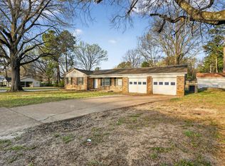 3697 Lakehurst Dr, Memphis, TN 38128