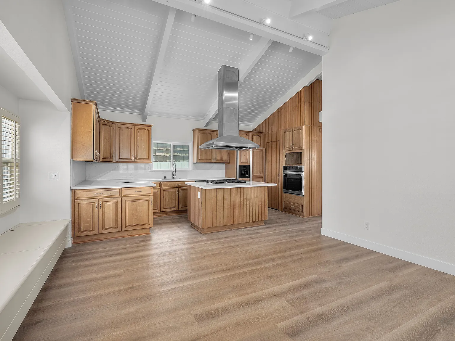 925 Manhattan Ave — Photo 1