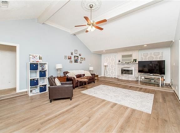 5th image of 211 Ormond Meadows Dr