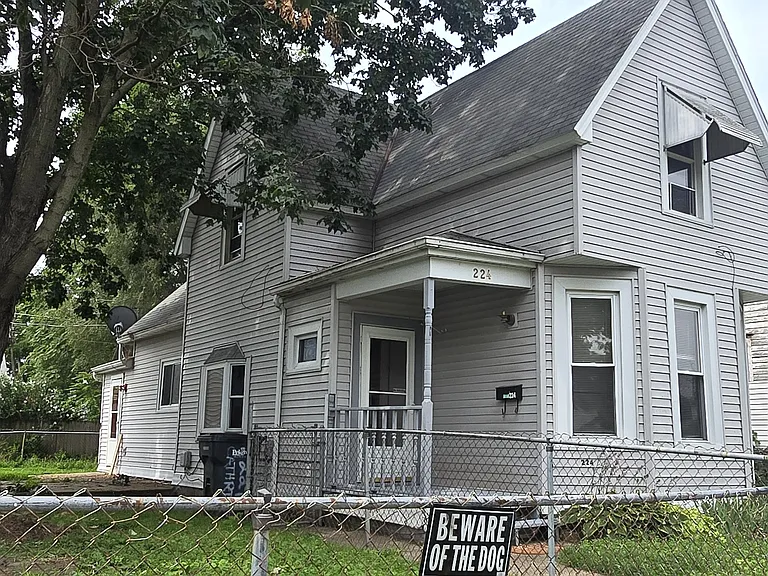 224 Catherine St — Photo 9