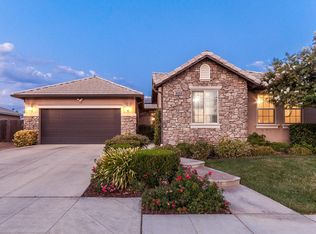 6054 N Torrey Pines Ave, Fresno, CA 93723