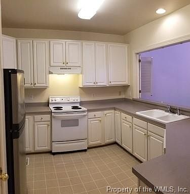 3rd image of 116 Brockton Ct