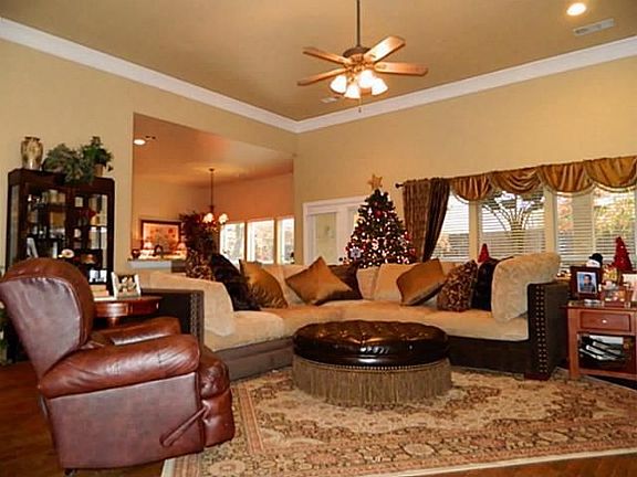 5th image of 1109 Oakmont Ct