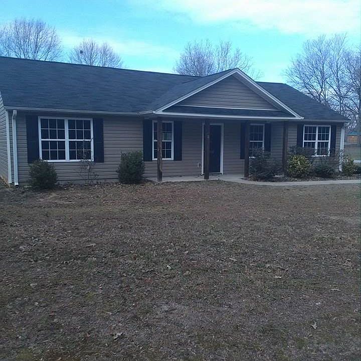 1st image of 200 Mauldin St