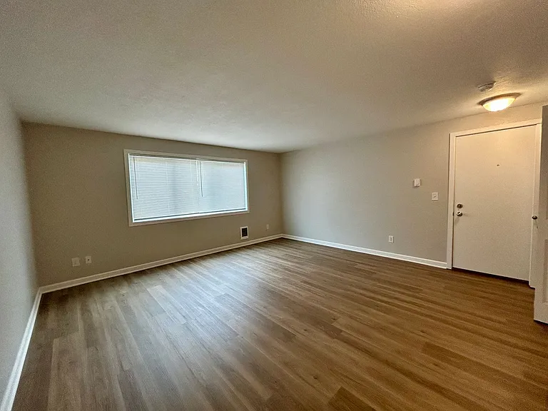 11722 Pinehurst - 8 Unit — Photo 7