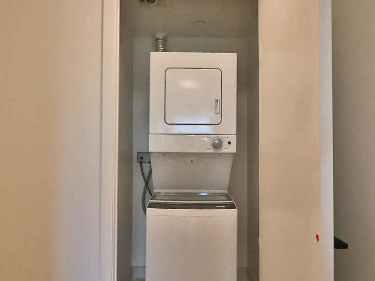 1185 Dupont St #1502 — Photo 6