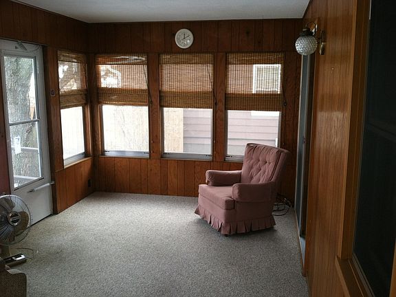 3rd image of 736 McKinley Pl S