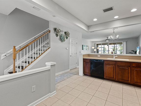 4th image of 4235 Crownwood Dr #Na