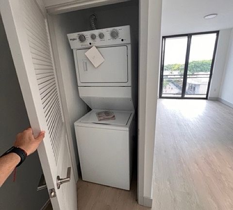 3rd image of 1055 NE 127th St #406