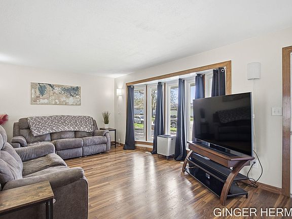 5th image of 5570 Marlin Ave