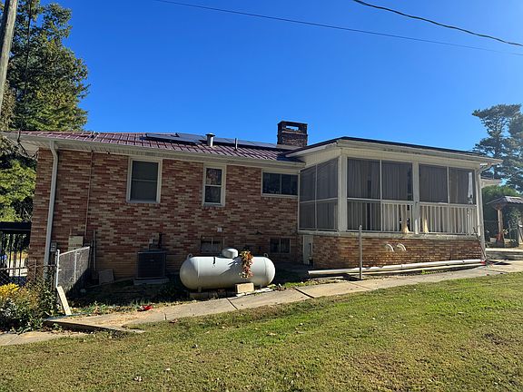 3rd image of 261 Laycock Rd