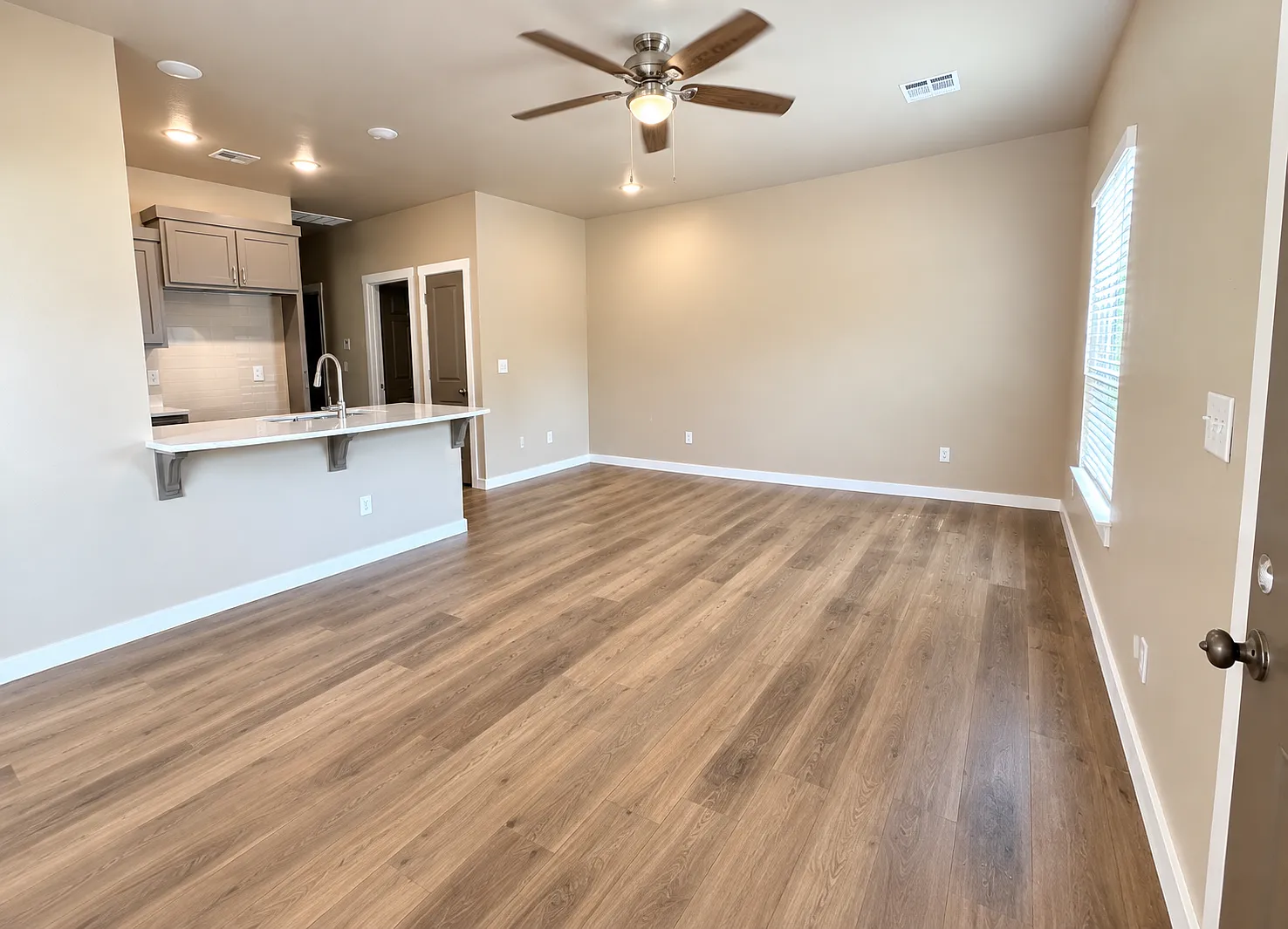 311 NW Arlington Ave — Photo 3