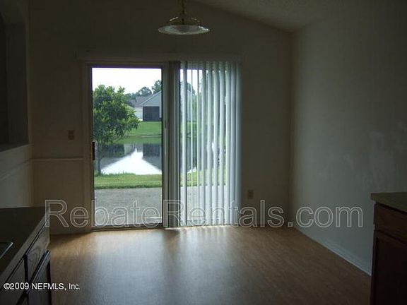 5th image of 221 Brookchase Ln W