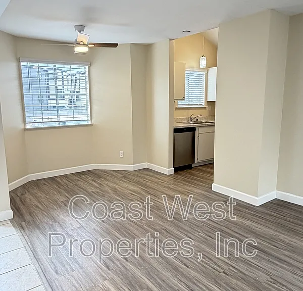 297 Acacia Ave #A — Photo 4