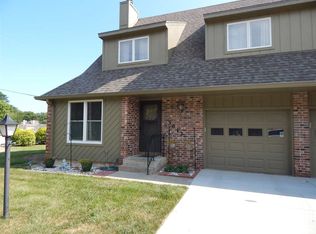 3012 SW Quail Creek Dr, Topeka, KS 66614
