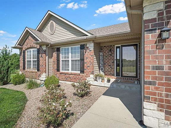 3rd image of 26 Mitch Ln