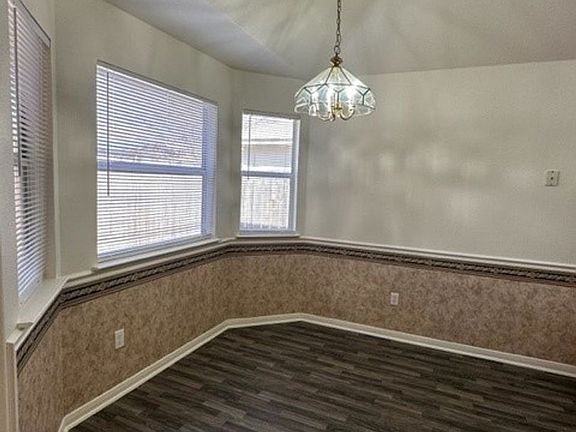 5th image of 406 E Lamar Ave #4810