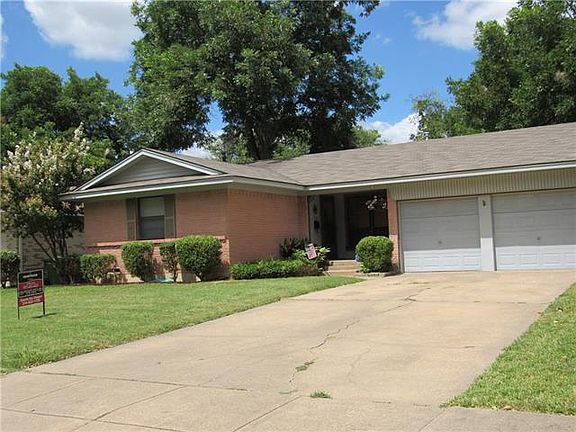2nd image of 2529 Robin Ln