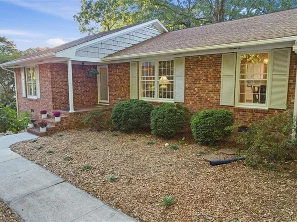 102 Cottonwood Dr, Jamestown, NC 27282