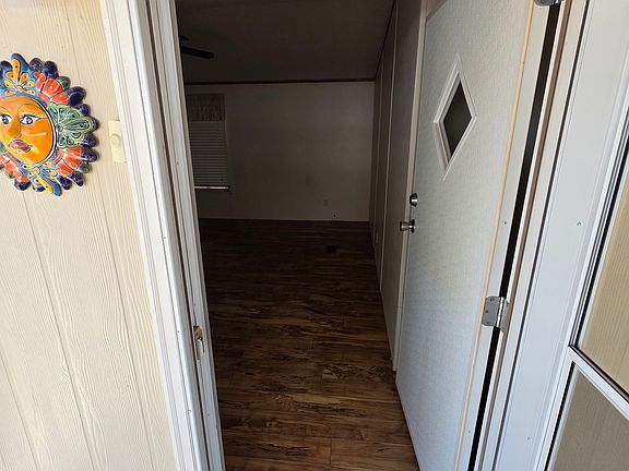 4th image of 200 E 22nd St Trailer 66