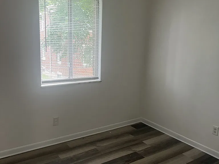 1038 Cherry Dr #5 — Photo 6