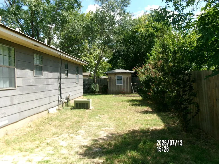 409 1/2 NW Pecan Ave — Photo 11